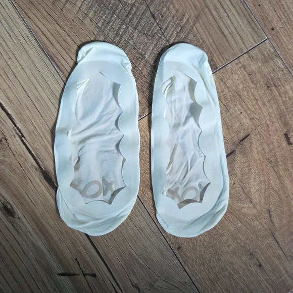 Betsey Johnson \ No-Show Liner Socks Trio - Black, Floral, White - Picture 6 of 7